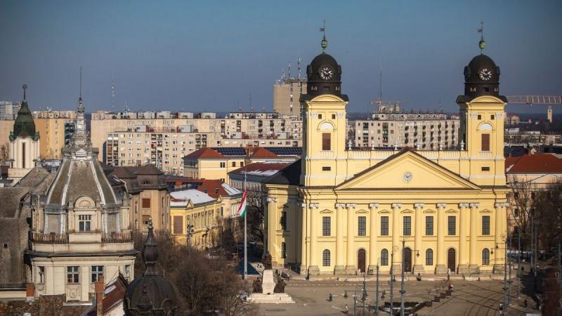 Debrecen számára óriási anyagi előnyöket jelent a számos gigagyár megjelenése. A város gazdasági fejlődése szempontjából ez a trend rendkívül kedvező, hiszen a jelentős beruházások nemcsak a munkahelyteremtésben, hanem a helyi közösségek fejlődésében is k