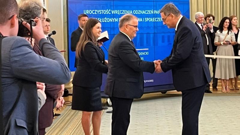Hörcsik Richárd állami kitüntetésben részesült Lengyelországban.