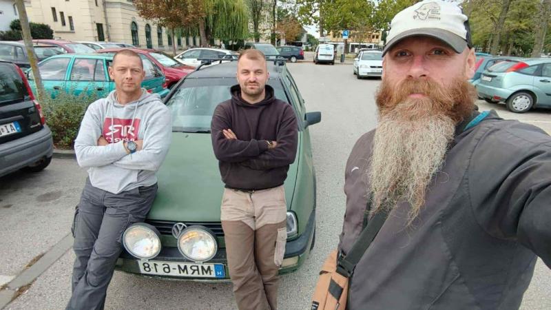 Kóla segített helyreállítani az öreg Golfot: Tamás és csapata ismét megmutatta tehetségét!
