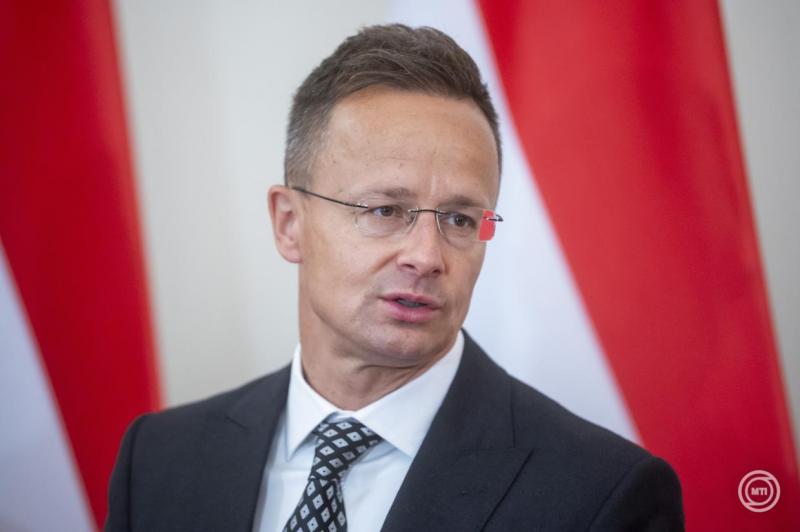 Szijjártó Péter hangsúlyozta, hogy Magyarország jövője szorosan összefonódik a családok megerősödésével. Szerinte a társadalom csak akkor lehet igazán erős, ha a családok stabilitása és támogatása prioritást élvez.