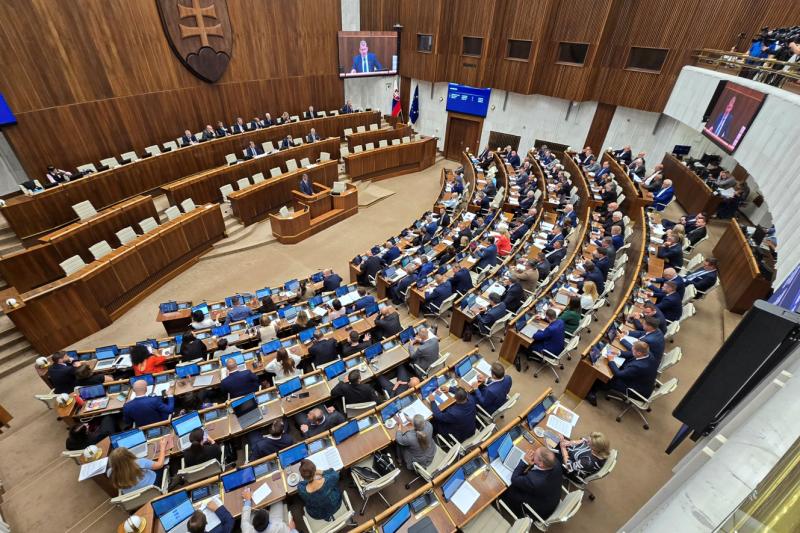 A parlament jóváhagyott ötoldalnyi kivételt a tranzakciós adóra vonatkozóan.