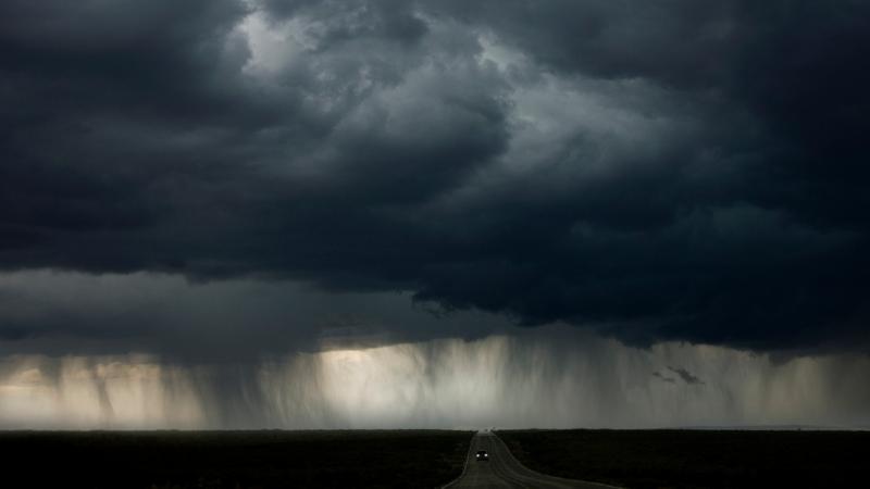 Kibocsátották a figyelmeztetést: a vihar olyan erejű széllökésekkel érkezett, amelyek elérhetik a 150 km/órás sebességet.