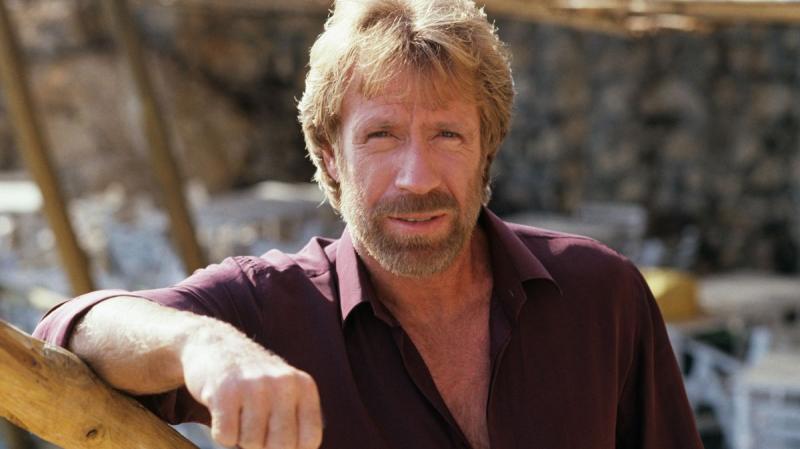 Chuck Norris édesanyjának elhunytával a világ egy olyan ikonikus alakot veszített el, aki nemcsak a harcművészetek mestere volt, hanem családja iránti mély szeretetével is sokakat inspirált. Az élet csodálatos, de néha fájdalmas fordulatai mindannyiunkat 