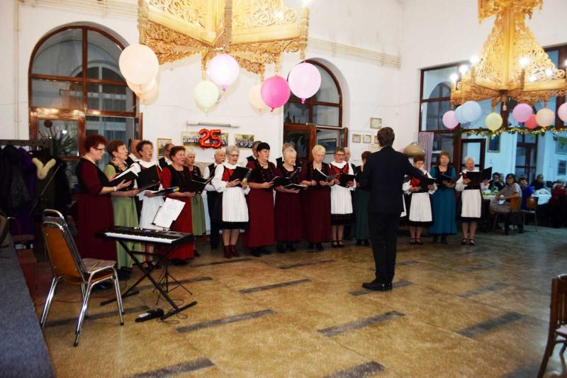 Huszonöt esztendeje alakult a kézdivásárhelyi nyugdíjasklub, amely azóta is aktívan szolgálja a helyi idősebb közösséget.