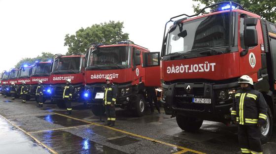 Egy kisebb tűzeset következtében kiürítettek egy társasházat a főváros szívében.