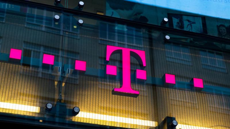 A Magyar Telekom továbbra is vásárolja vissza saját részvényeit, és már csak egy hajszálnyira van a program befejezésétől.