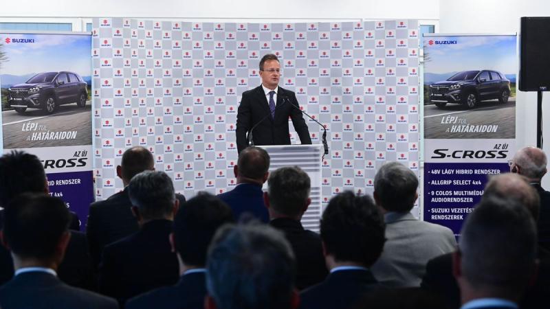 A miniszter felfedte, hogyan érheti el a magyar autóipar a globális élvonalat.
