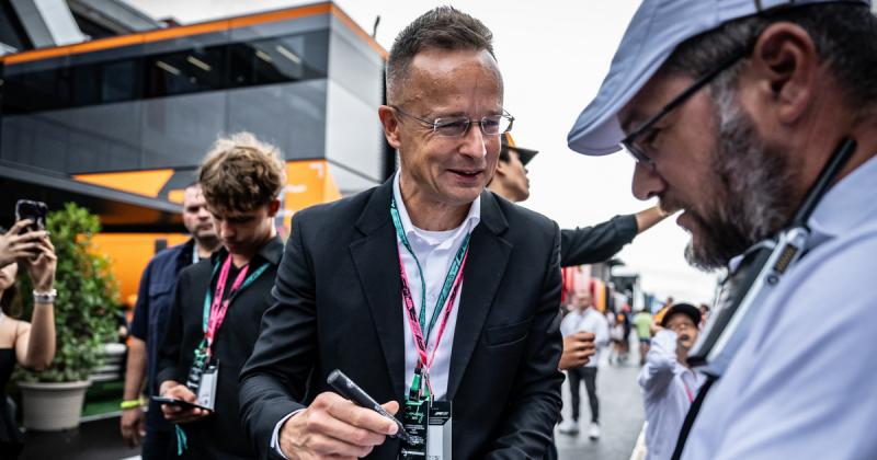 Az F1-es verseny remek alkalmat teremt arra, hogy Magyarország megcsillogtassa tehetségét és szépségét a nemzetközi porondon.