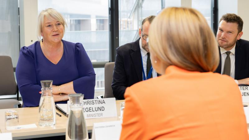 A katonai kutatások számára is hozzáférhetővé tennék az eddig kizárólag civil fejlesztésekre allokált EU-s forrásokat.