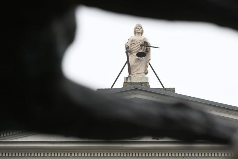 Negyvenmillió forintot kaphat vissza az UniCredit Banktól egy devizahiteles család, amely sikerrel zárta első fokú perét a bank ellen.